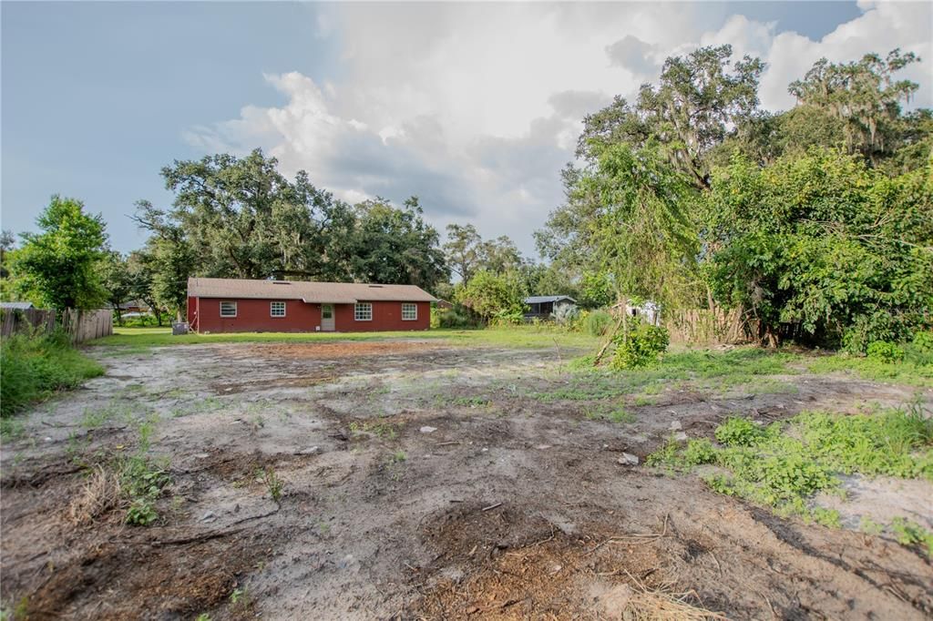 For Sale: $230,000 (4 beds, 1 baths, 1056 Square Feet)