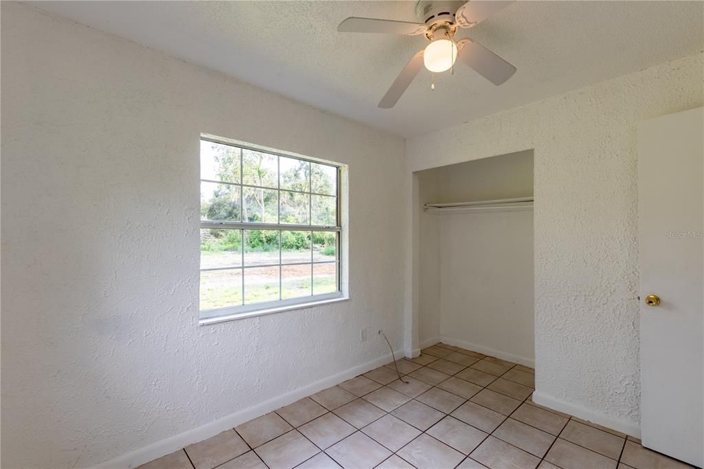 For Sale: $230,000 (4 beds, 1 baths, 1056 Square Feet)