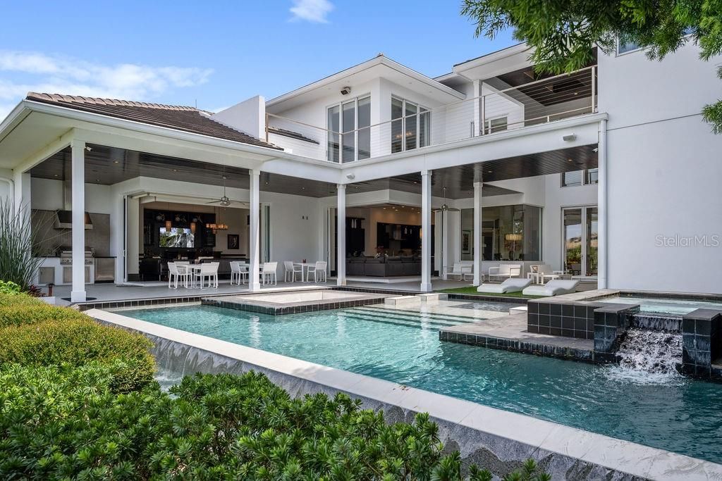 For Sale: $5,489,000 (6 beds, 7 baths, 8305 Square Feet)