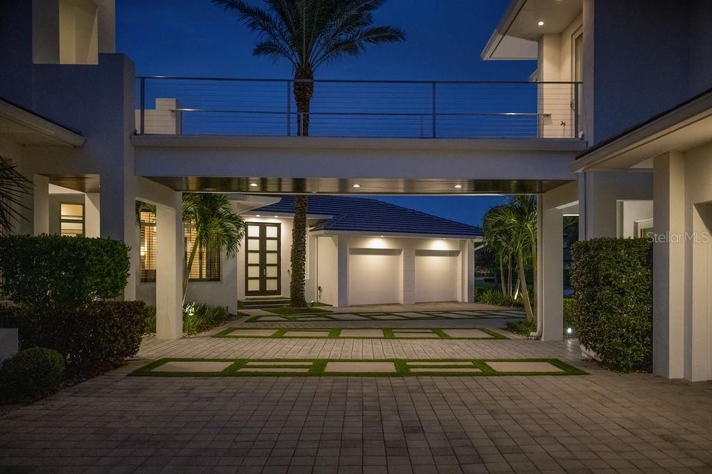 For Sale: $5,489,000 (6 beds, 7 baths, 8305 Square Feet)