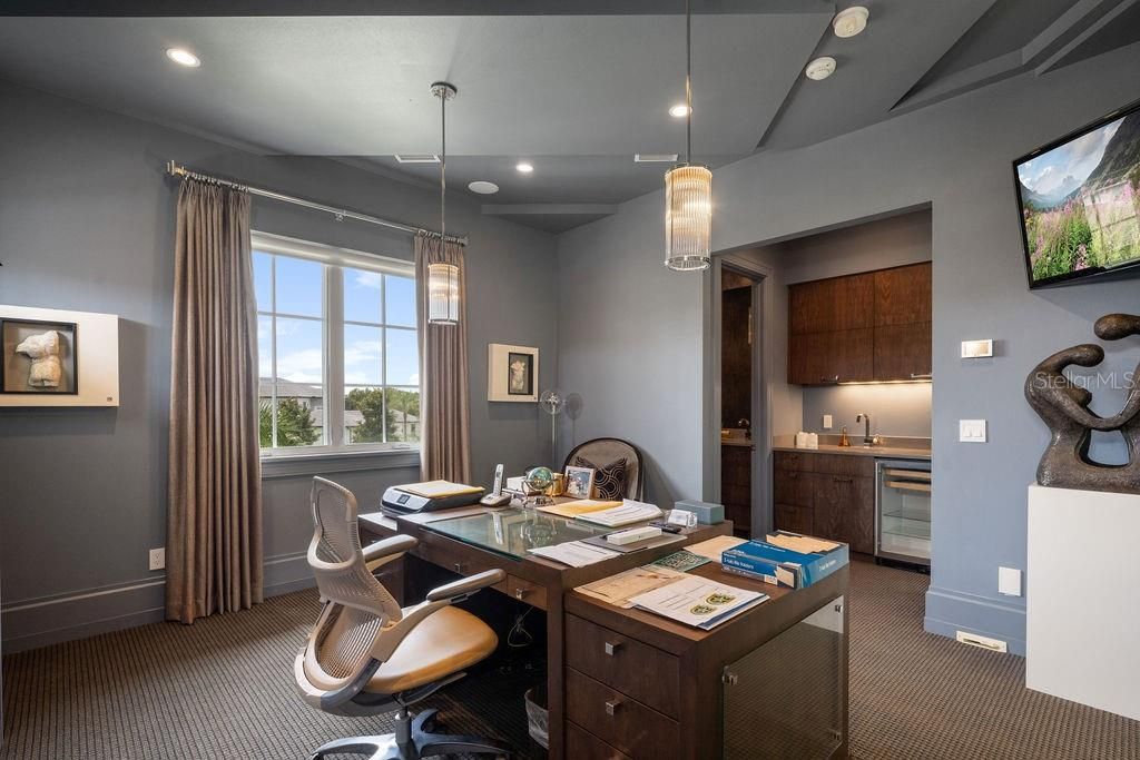 For Sale: $5,489,000 (6 beds, 7 baths, 8305 Square Feet)