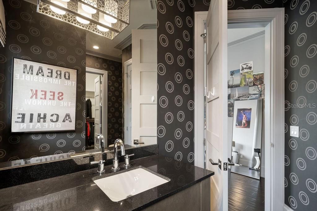 For Sale: $5,489,000 (6 beds, 7 baths, 8305 Square Feet)