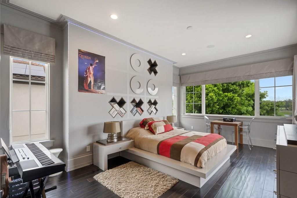 For Sale: $5,489,000 (6 beds, 7 baths, 8305 Square Feet)