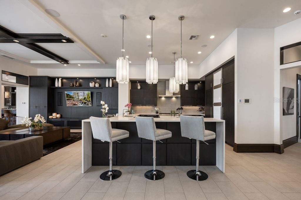 For Sale: $5,489,000 (6 beds, 7 baths, 8305 Square Feet)