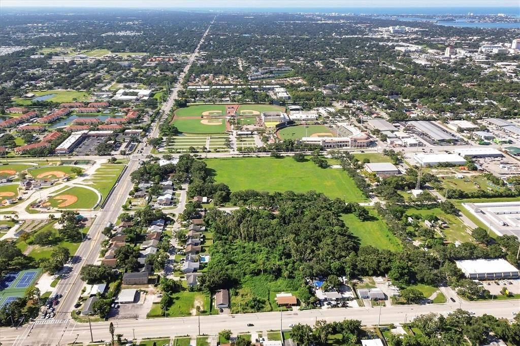 待售: $500,000 (0.22 acres)