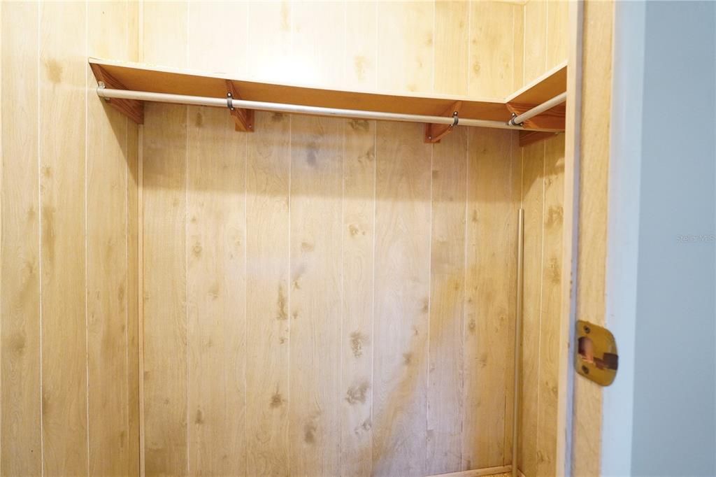 Active With Contract: $109,900 (2 beds, 2 baths, 1219 Square Feet)