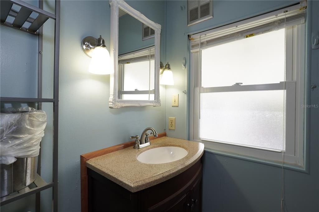Active With Contract: $109,900 (2 beds, 2 baths, 1219 Square Feet)