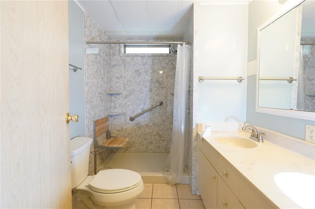 Active With Contract: $109,900 (2 beds, 2 baths, 1219 Square Feet)