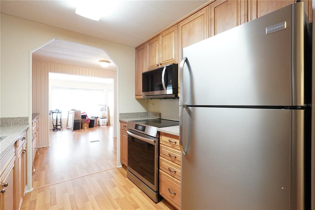 Active With Contract: $109,900 (2 beds, 2 baths, 1219 Square Feet)
