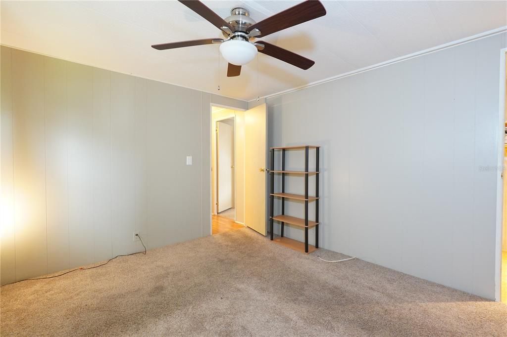 Active With Contract: $109,900 (2 beds, 2 baths, 1219 Square Feet)