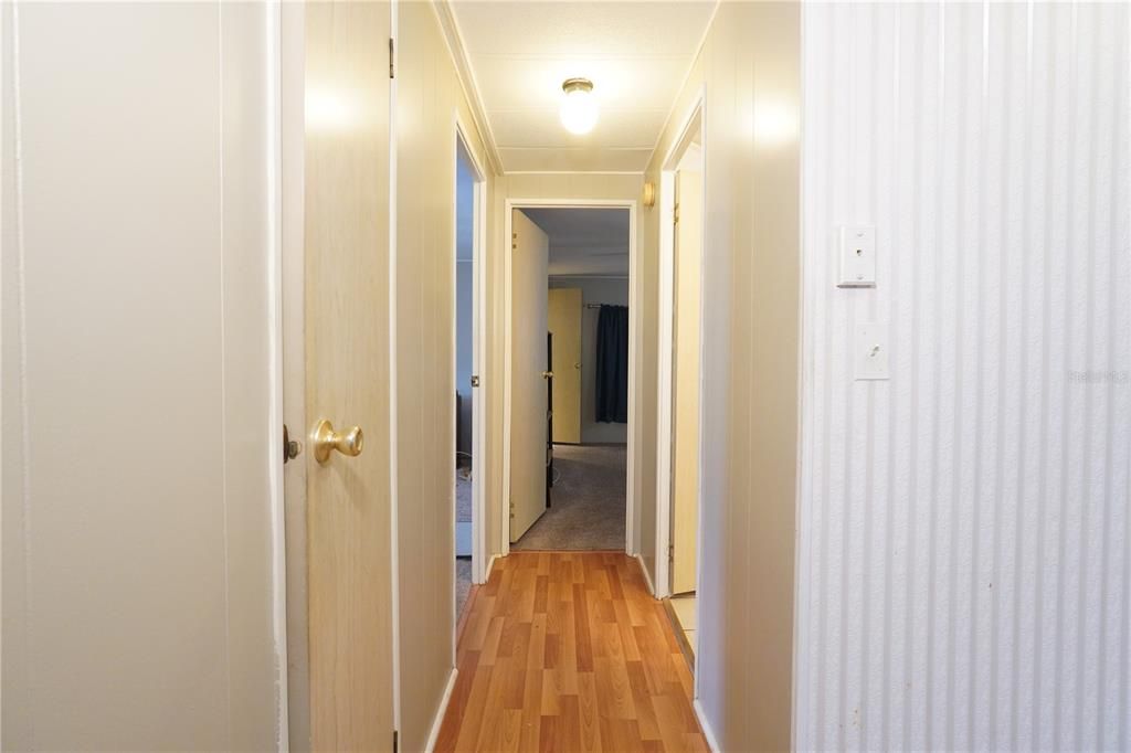 Active With Contract: $109,900 (2 beds, 2 baths, 1219 Square Feet)