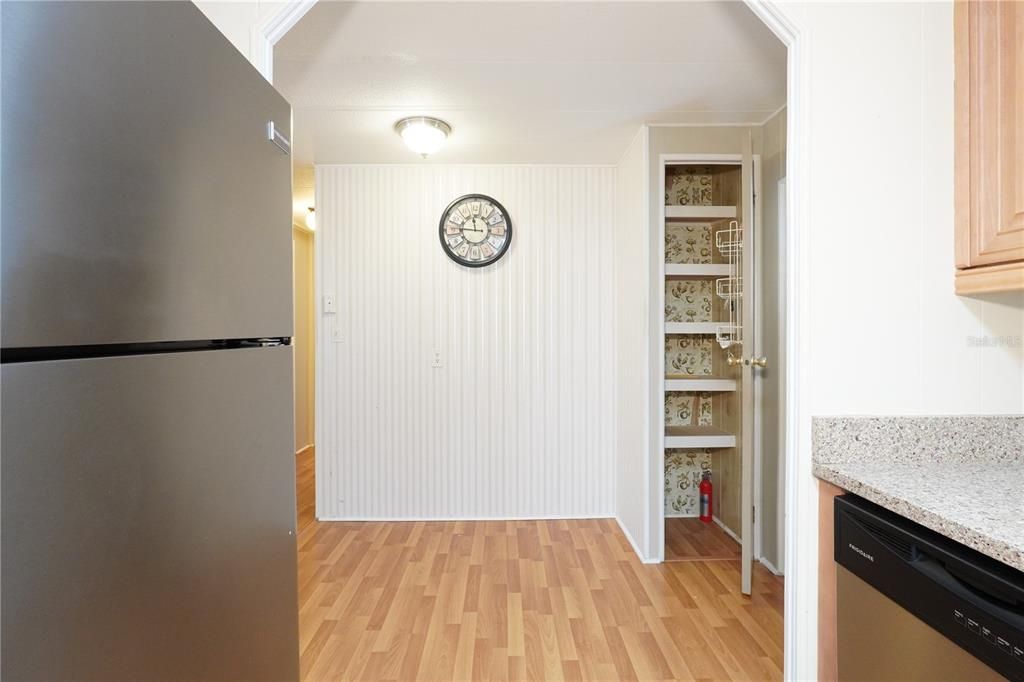 Active With Contract: $109,900 (2 beds, 2 baths, 1219 Square Feet)