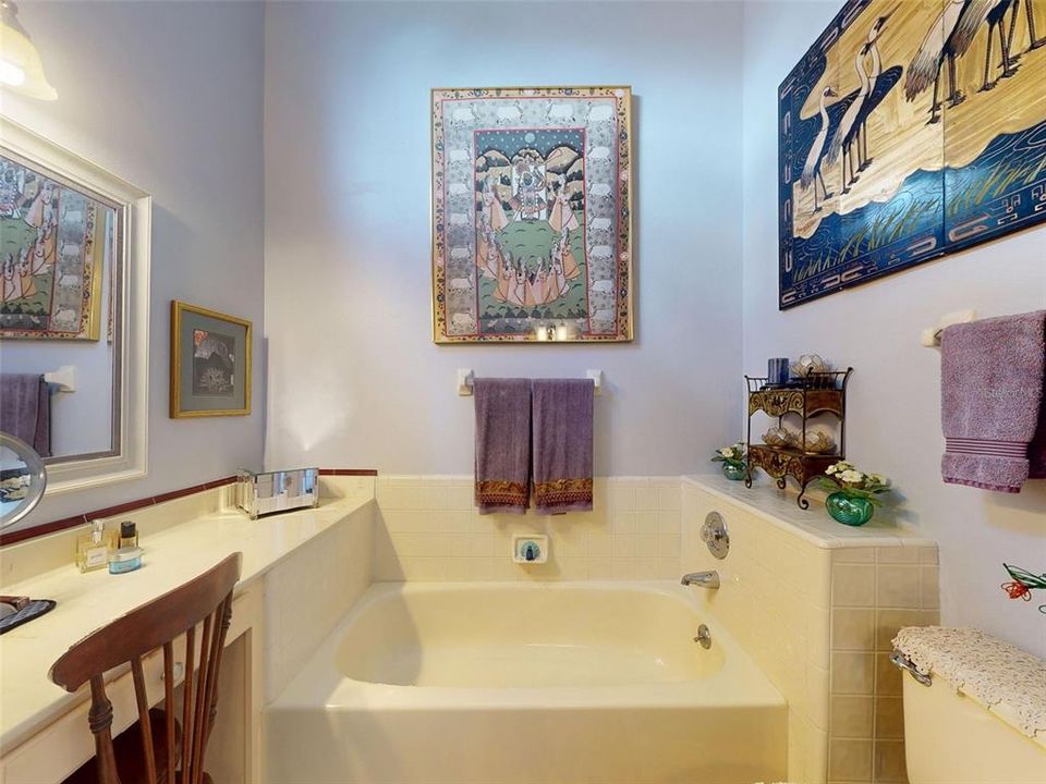 合同活跃: $285,000 (3 贝兹, 2 浴室, 1337 平方英尺)