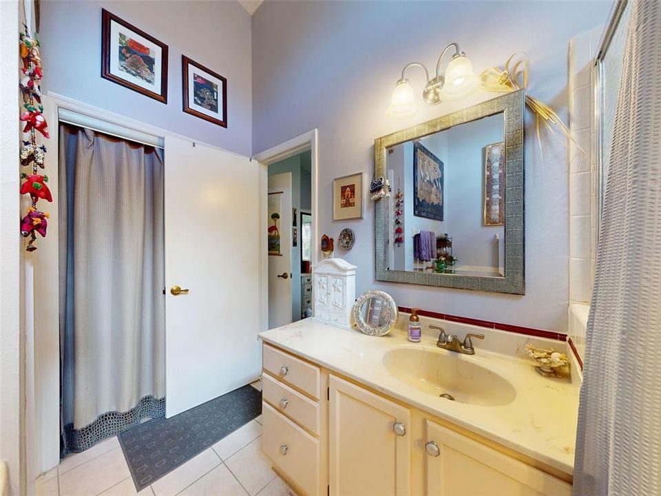 合同活跃: $285,000 (3 贝兹, 2 浴室, 1337 平方英尺)