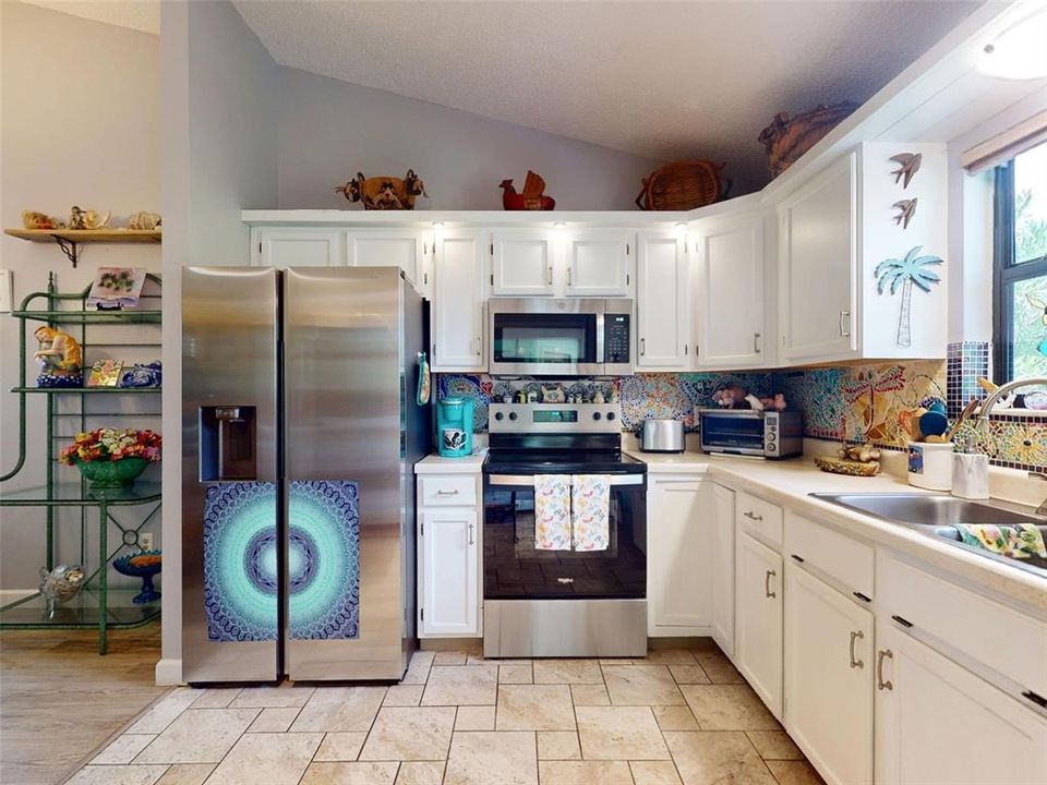 合同活跃: $285,000 (3 贝兹, 2 浴室, 1337 平方英尺)