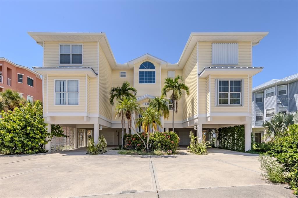 На продажу: $724,000 (3 спален, 2 ванн, 1916 Квадратных фут)