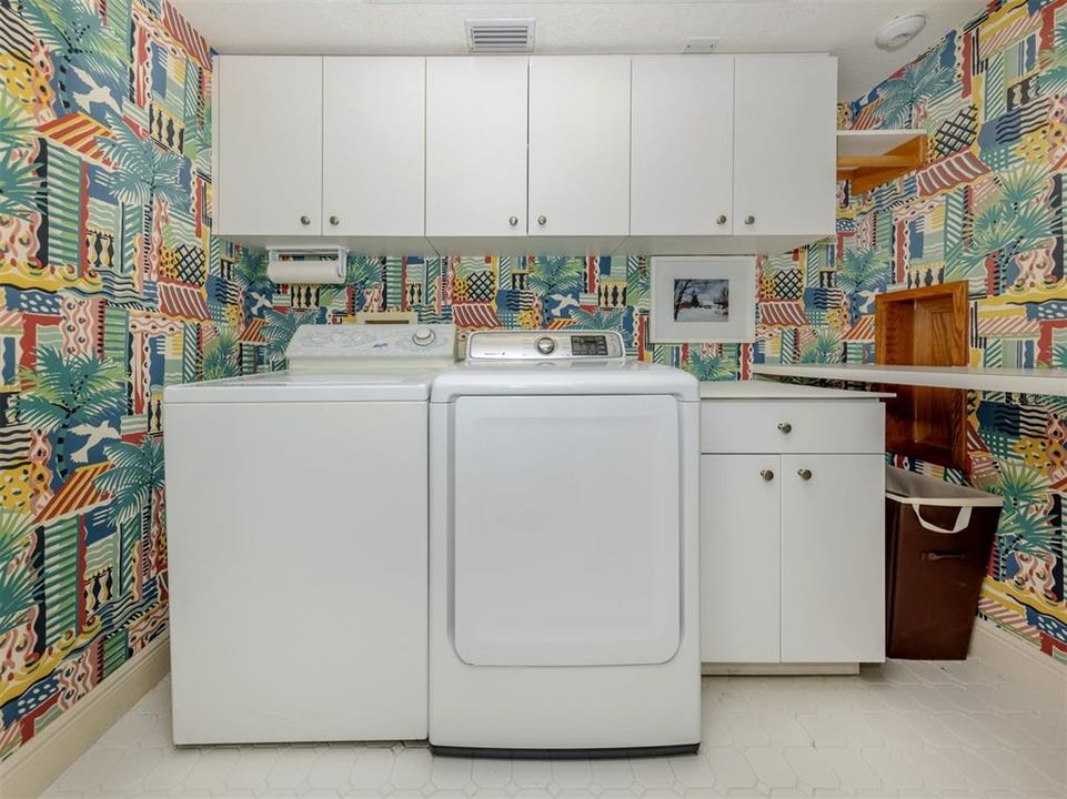 На продажу: $724,000 (3 спален, 2 ванн, 1916 Квадратных фут)