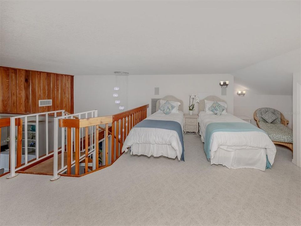 На продажу: $724,000 (3 спален, 2 ванн, 1916 Квадратных фут)