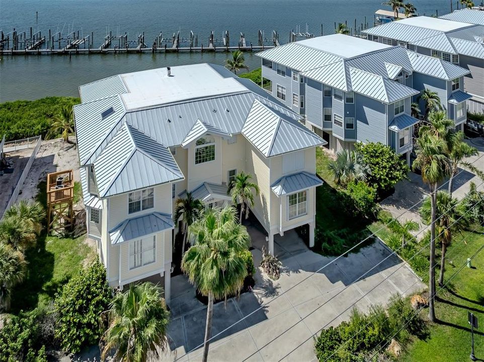 На продажу: $724,000 (3 спален, 2 ванн, 1916 Квадратных фут)