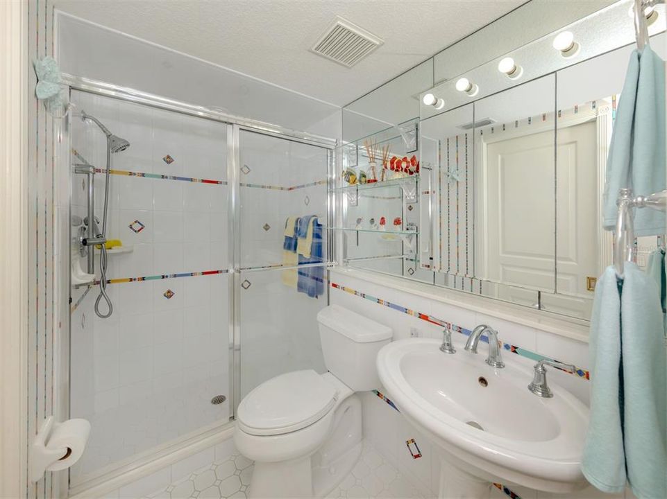 На продажу: $724,000 (3 спален, 2 ванн, 1916 Квадратных фут)