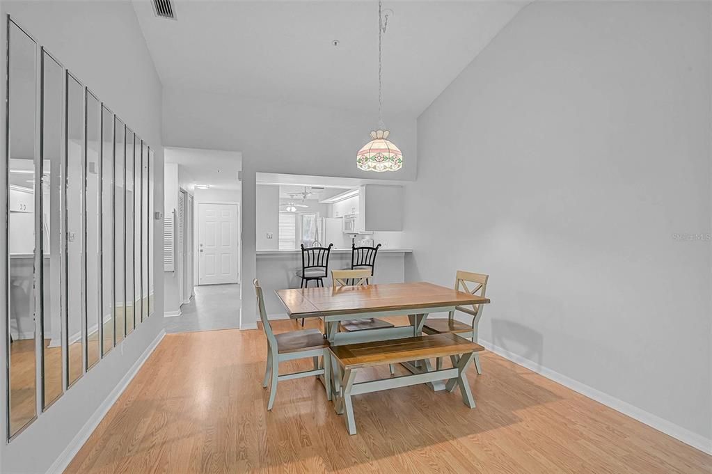 Activo con contrato: $199,000 (2 camas, 2 baños, 1142 Pies cuadrados)