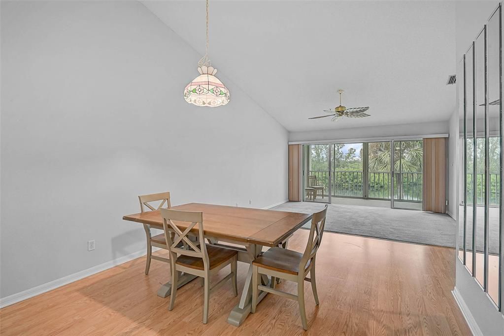 Activo con contrato: $199,000 (2 camas, 2 baños, 1142 Pies cuadrados)