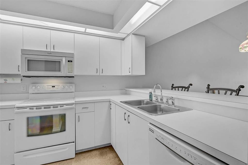 Activo con contrato: $199,000 (2 camas, 2 baños, 1142 Pies cuadrados)