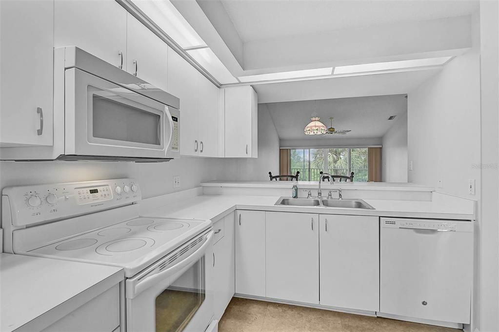 Activo con contrato: $199,000 (2 camas, 2 baños, 1142 Pies cuadrados)