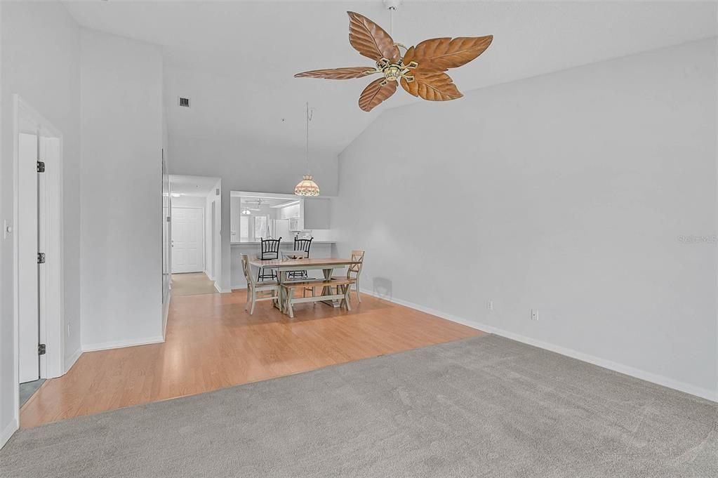 Activo con contrato: $199,000 (2 camas, 2 baños, 1142 Pies cuadrados)