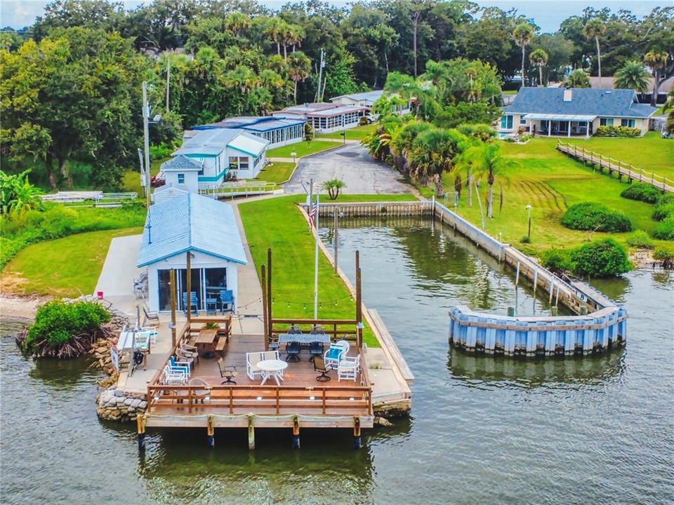 For Sale: $119,900 (2 beds, 1 baths, 784 Square Feet)