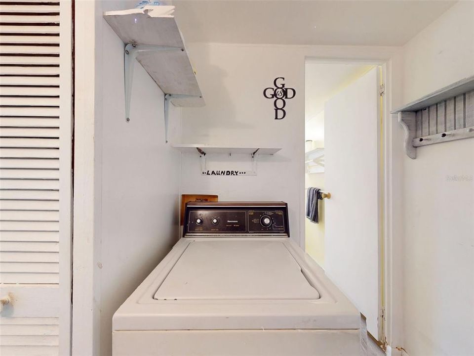 For Sale: $119,900 (2 beds, 1 baths, 784 Square Feet)