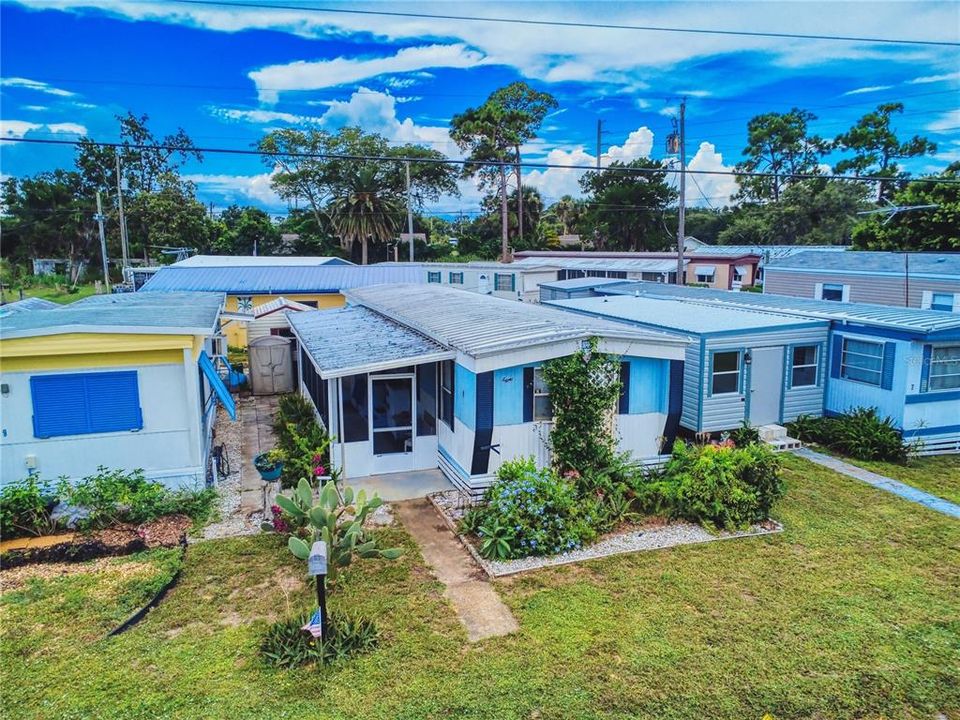 For Sale: $119,900 (2 beds, 1 baths, 784 Square Feet)