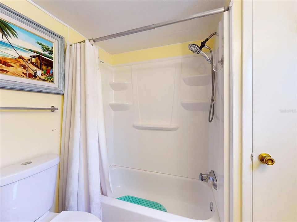 For Sale: $119,900 (2 beds, 1 baths, 784 Square Feet)