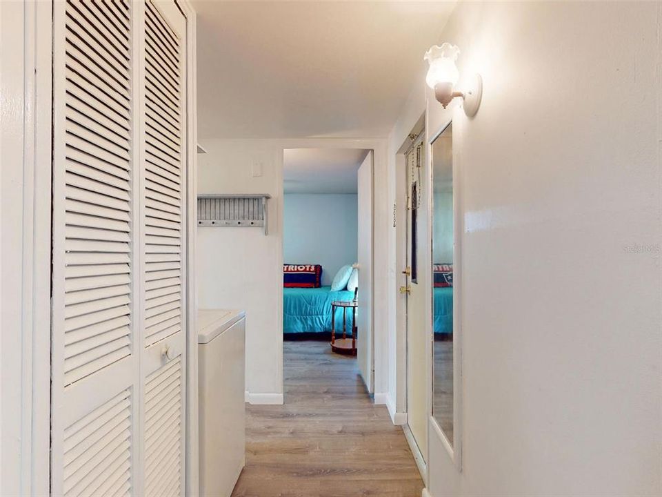 For Sale: $119,900 (2 beds, 1 baths, 784 Square Feet)