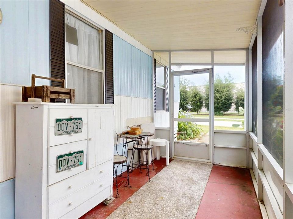 For Sale: $119,900 (2 beds, 1 baths, 784 Square Feet)