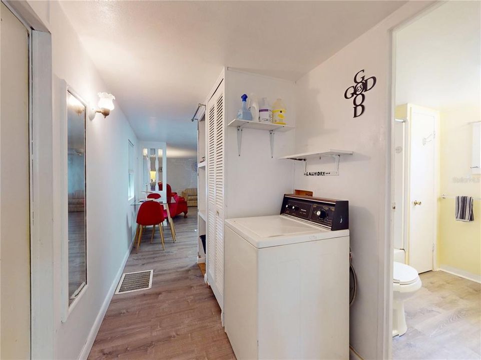 For Sale: $119,900 (2 beds, 1 baths, 784 Square Feet)