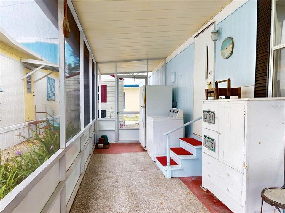 For Sale: $119,900 (2 beds, 1 baths, 784 Square Feet)