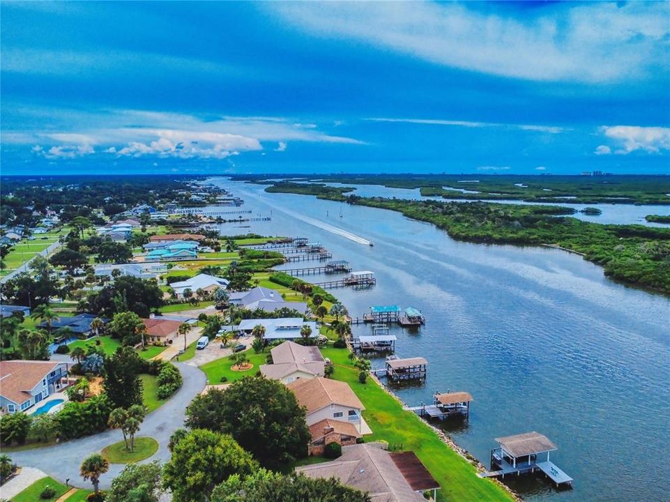 For Sale: $119,900 (2 beds, 1 baths, 784 Square Feet)