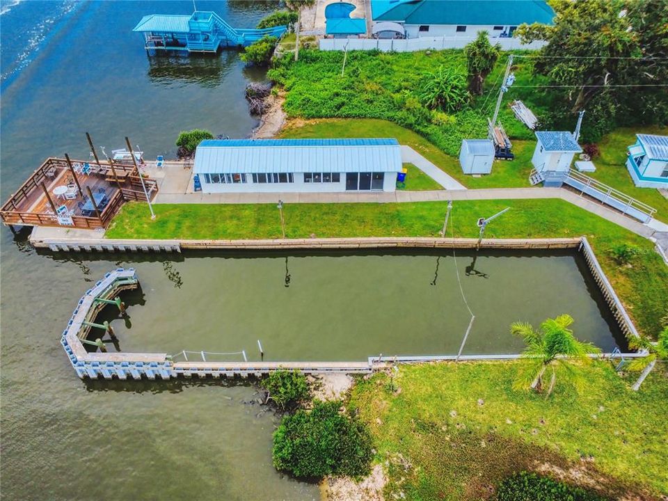 For Sale: $119,900 (2 beds, 1 baths, 784 Square Feet)