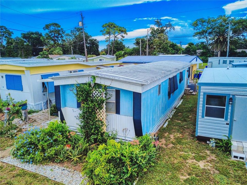 For Sale: $119,900 (2 beds, 1 baths, 784 Square Feet)