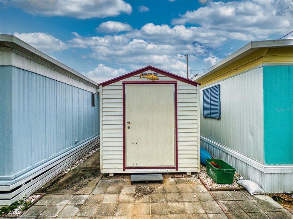 For Sale: $119,900 (2 beds, 1 baths, 784 Square Feet)