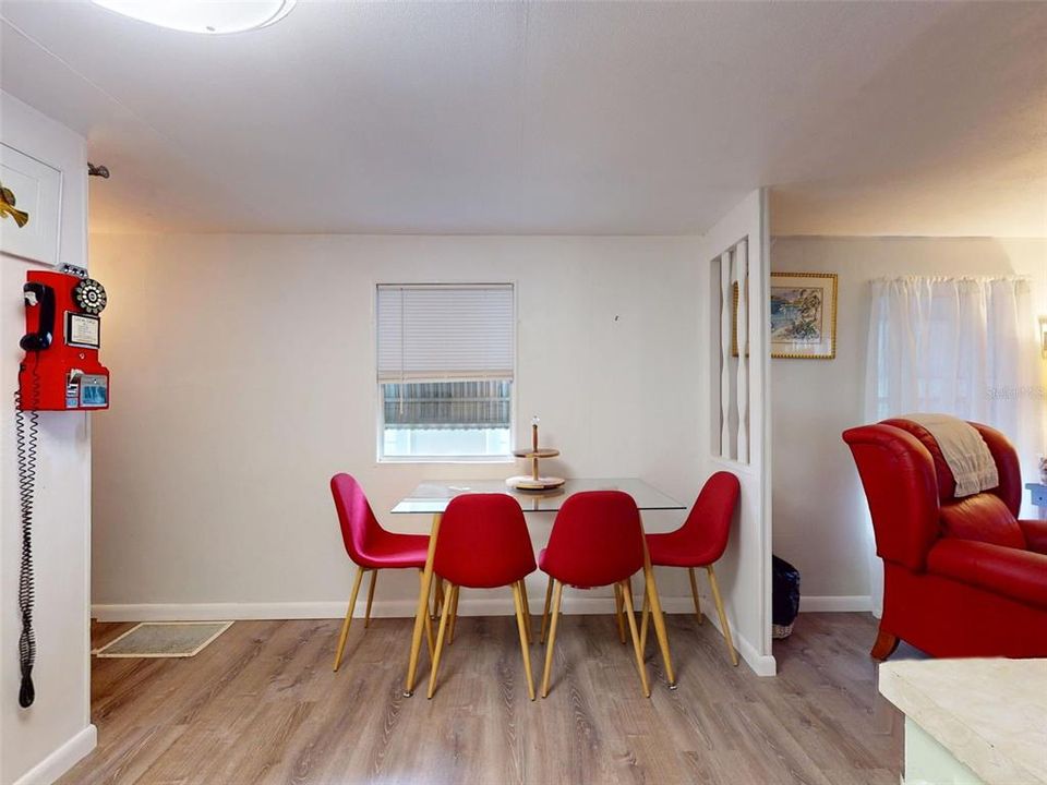 For Sale: $119,900 (2 beds, 1 baths, 784 Square Feet)