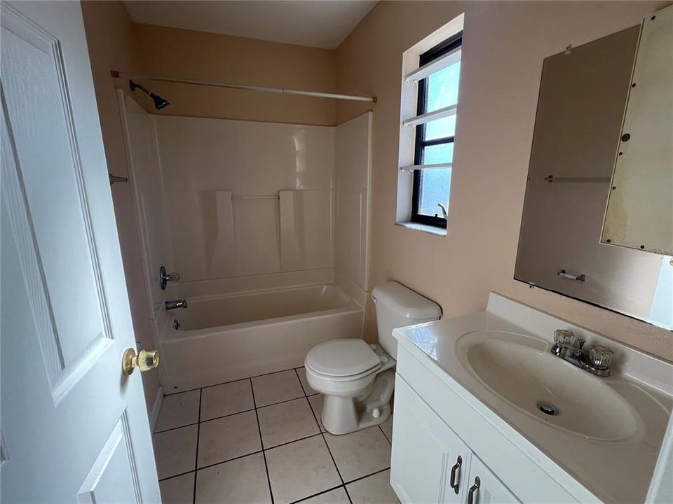В аренду: $1,300 (2 спален, 2 ванн, 984 Квадратных фут)