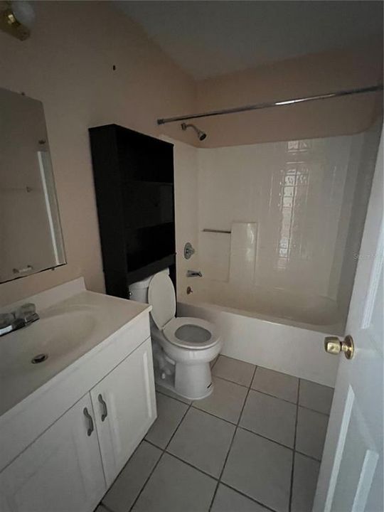 В аренду: $1,300 (2 спален, 2 ванн, 984 Квадратных фут)