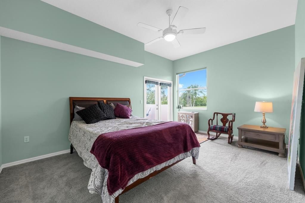 En Venta: $949,000 (3 camas, 2 baños, 2807 Pies cuadrados)