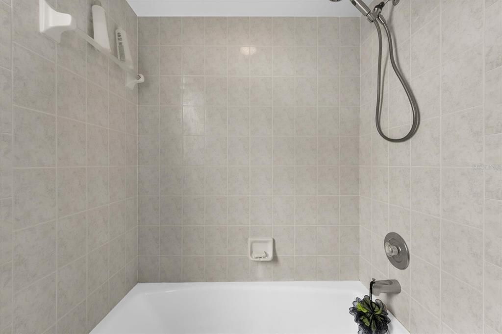 En Venta: $949,000 (3 camas, 2 baños, 2807 Pies cuadrados)