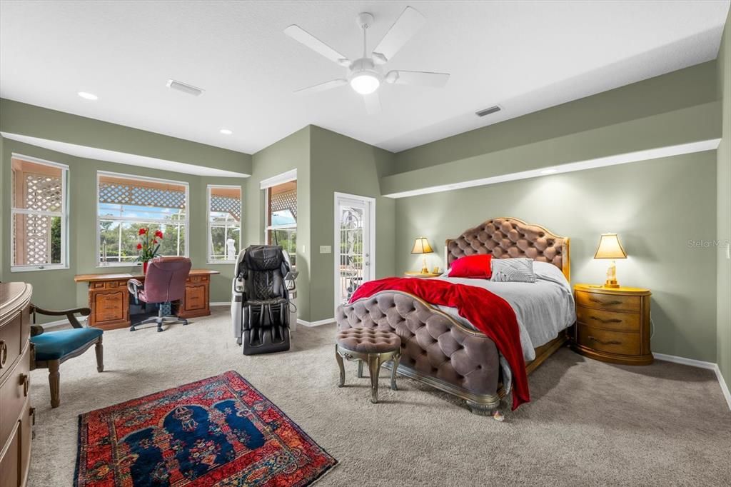 En Venta: $949,000 (3 camas, 2 baños, 2807 Pies cuadrados)