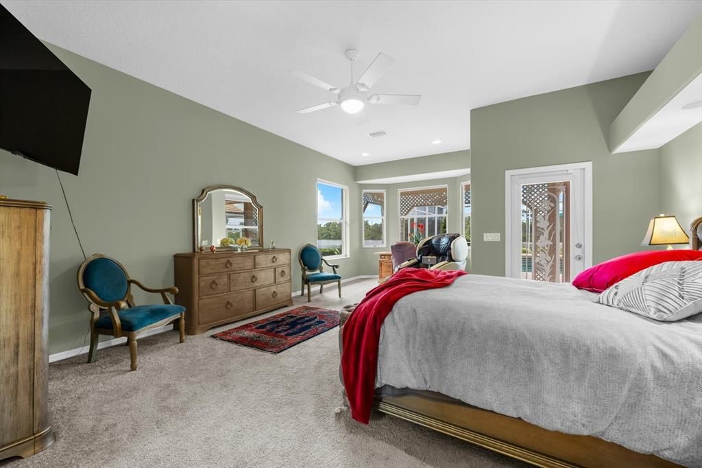 En Venta: $949,000 (3 camas, 2 baños, 2807 Pies cuadrados)