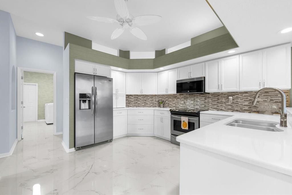 En Venta: $949,000 (3 camas, 2 baños, 2807 Pies cuadrados)