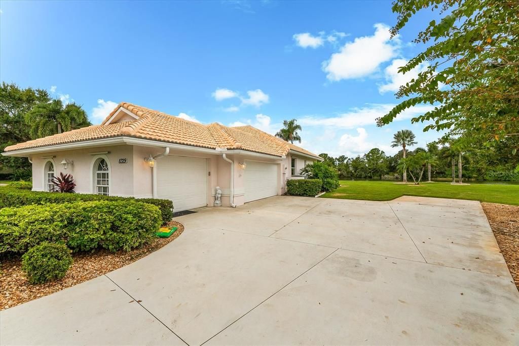 En Venta: $949,000 (3 camas, 2 baños, 2807 Pies cuadrados)